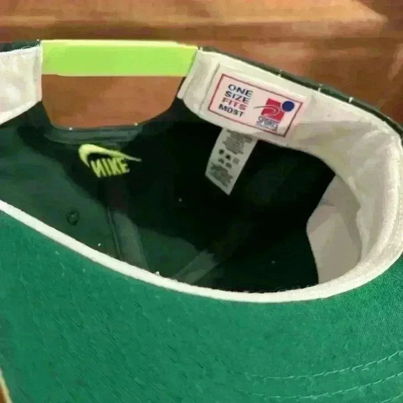 Nike basketball green stripe green SnapBack hat - Picture 3 of 5